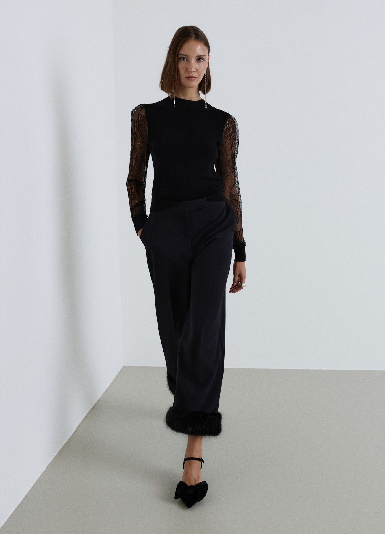 T-shirt con maniche in pizzo
