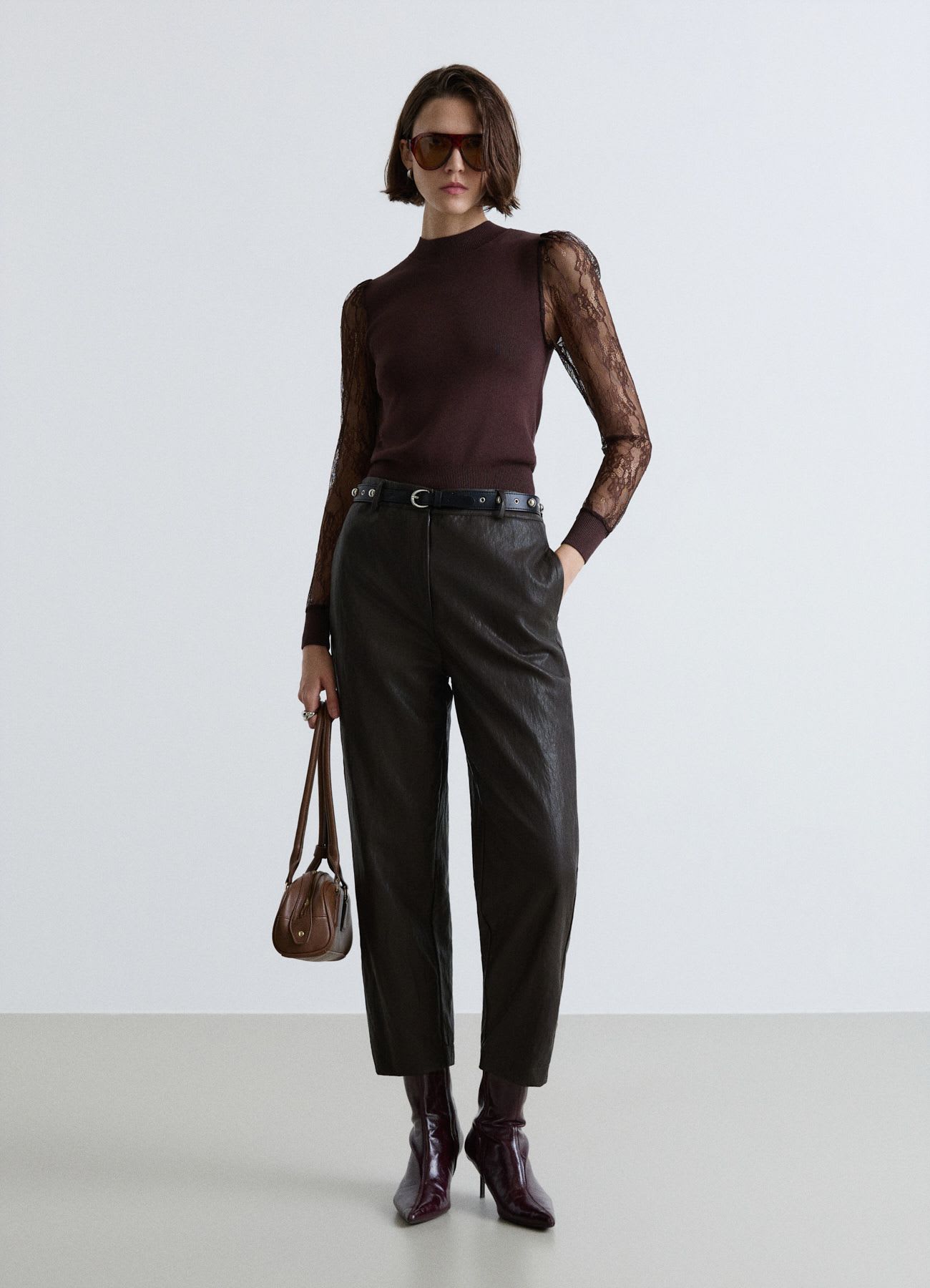 T-shirt con maniche in pizzo