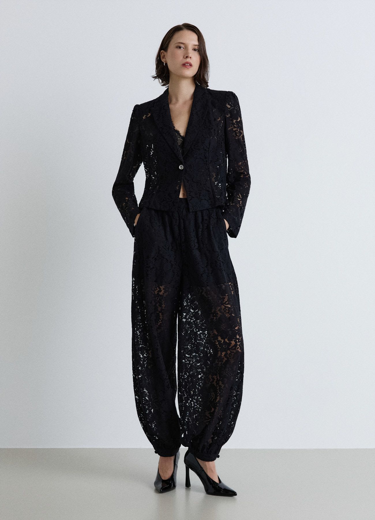 Pantaloni balloon in pizzo