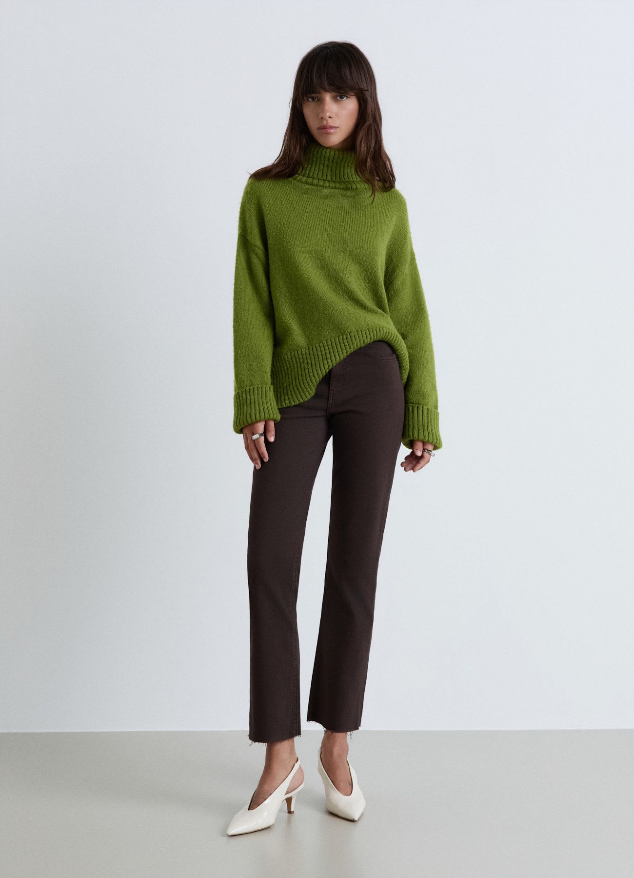 Jeans cropped flare a tinta unita