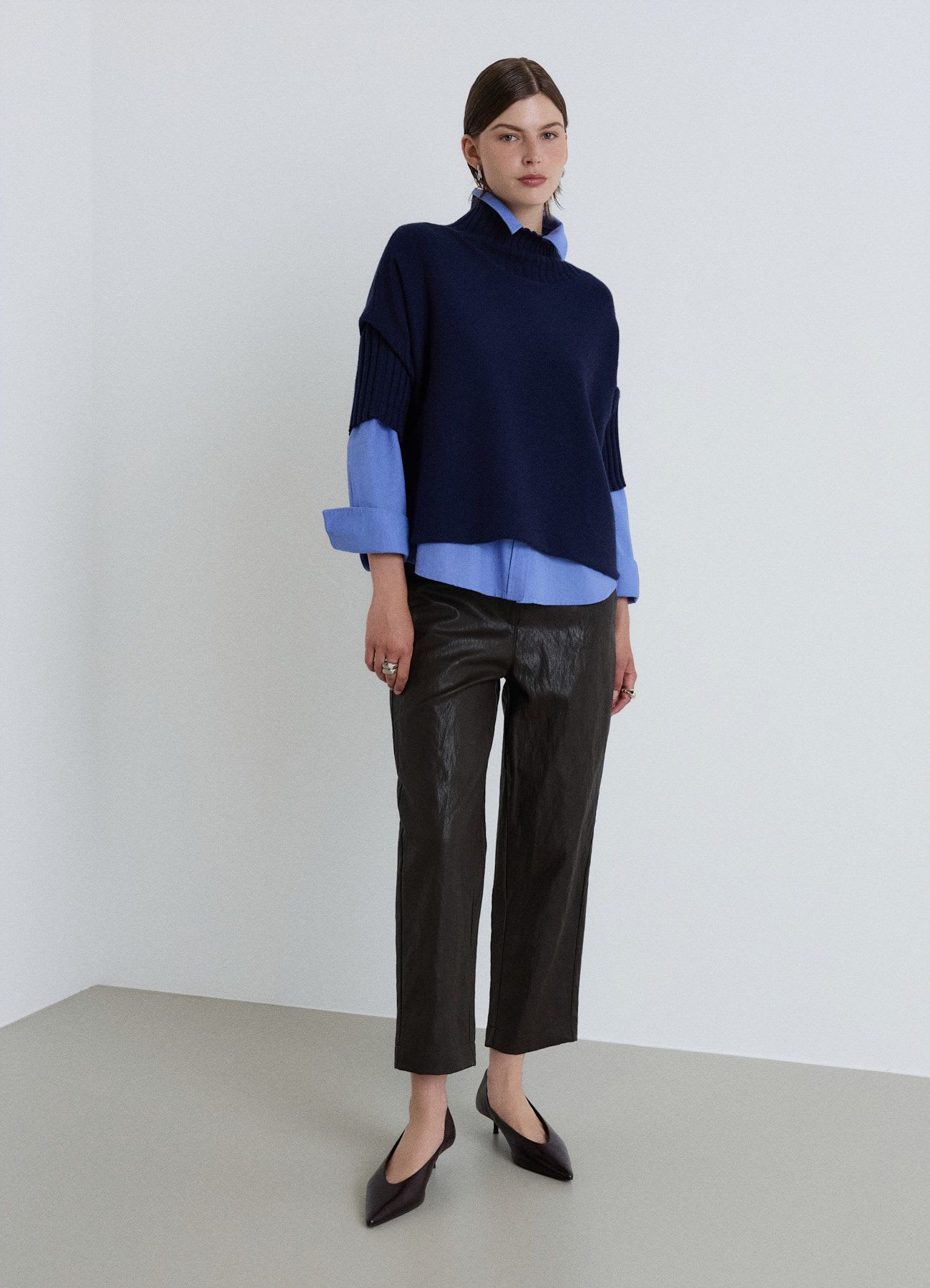 Maglia con collo cratere e maniche a 3/4