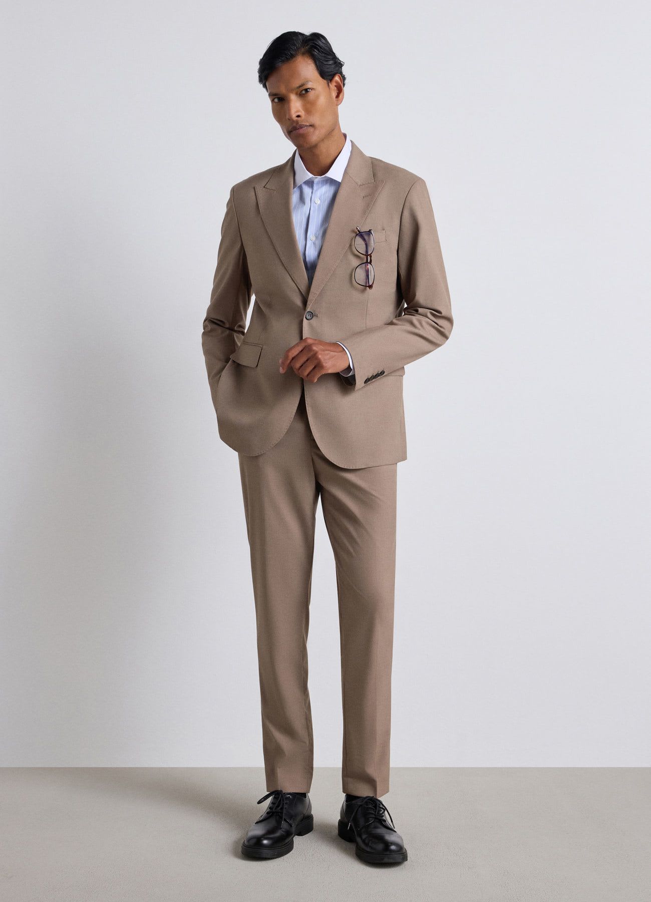 Camicia slim a righe con collo a contrasto