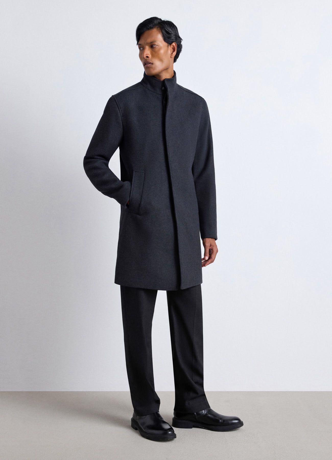 Cappotto con collo in piedi a tinta unita