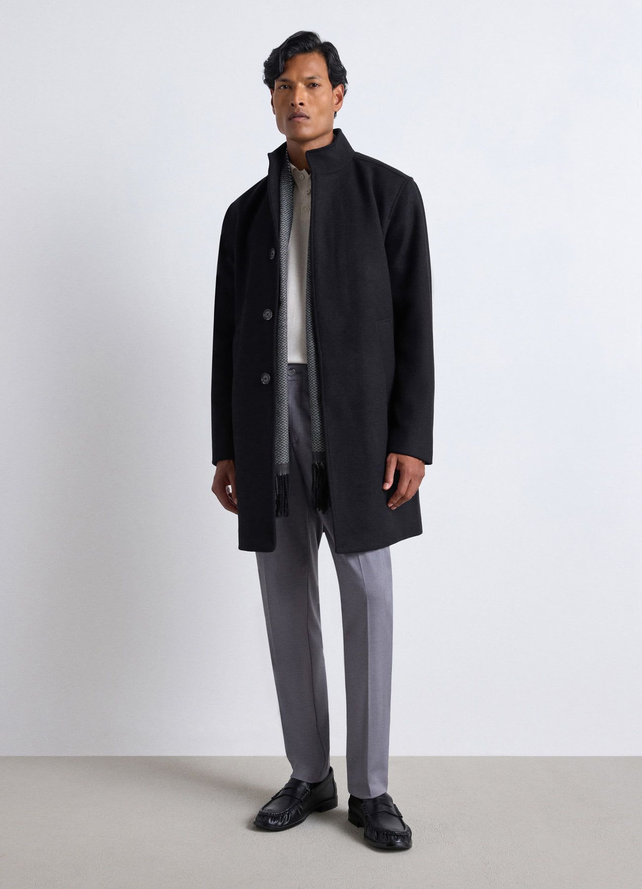 Cappotto con collo in piedi a tinta unita
