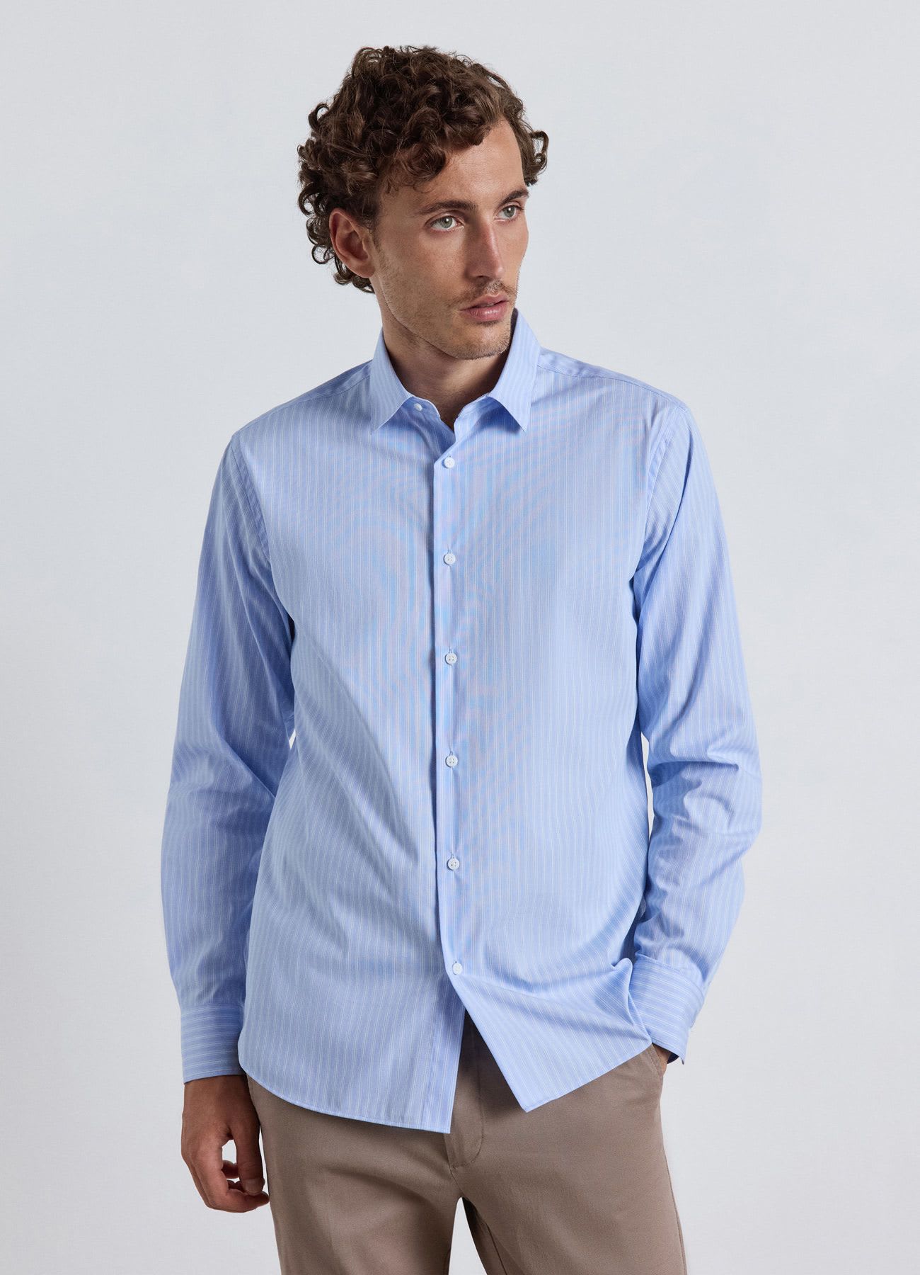 Camicia a righe con colletto classico