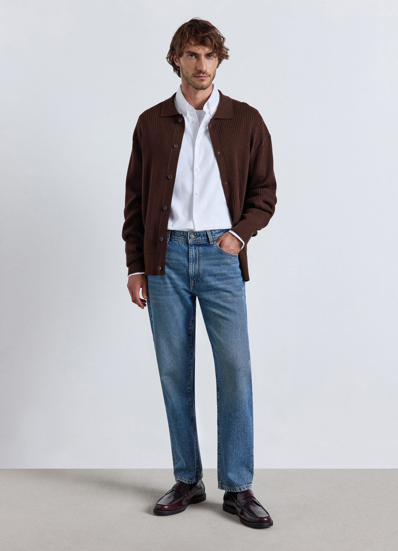 Cardigan in maglia a costine con bottoni