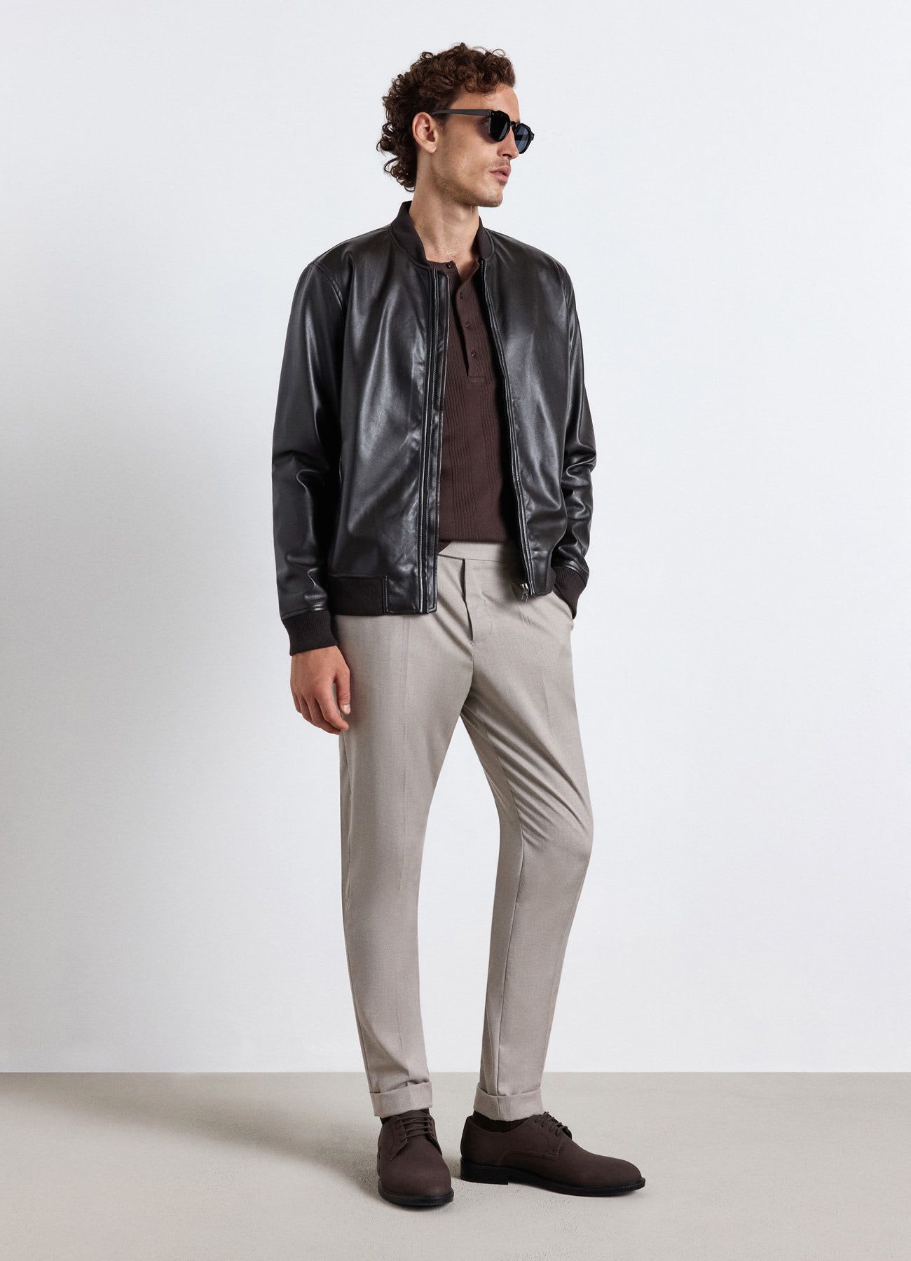 Bomber con zip e bordi a costine