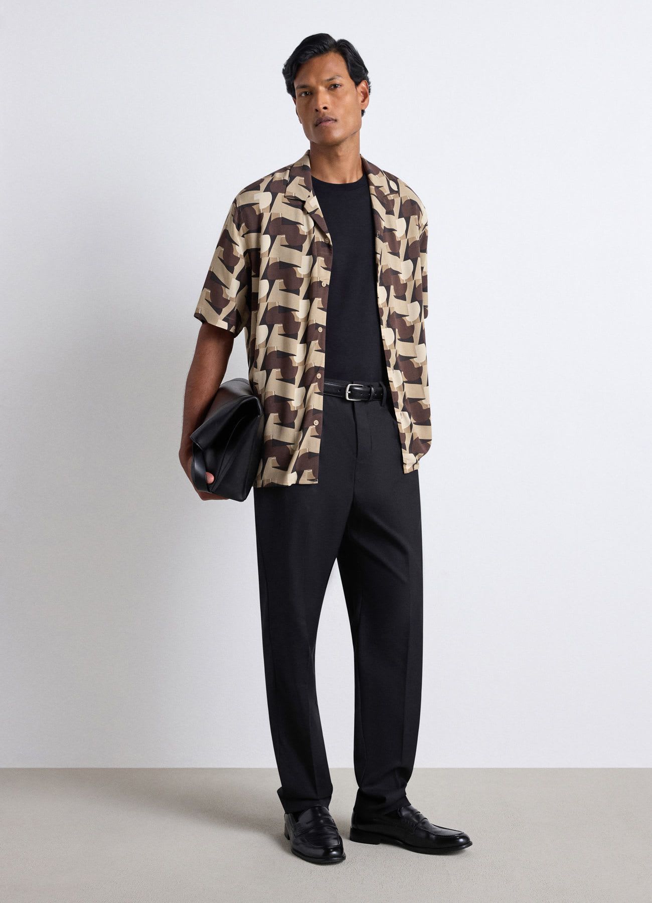 Camicia con stampa astratta