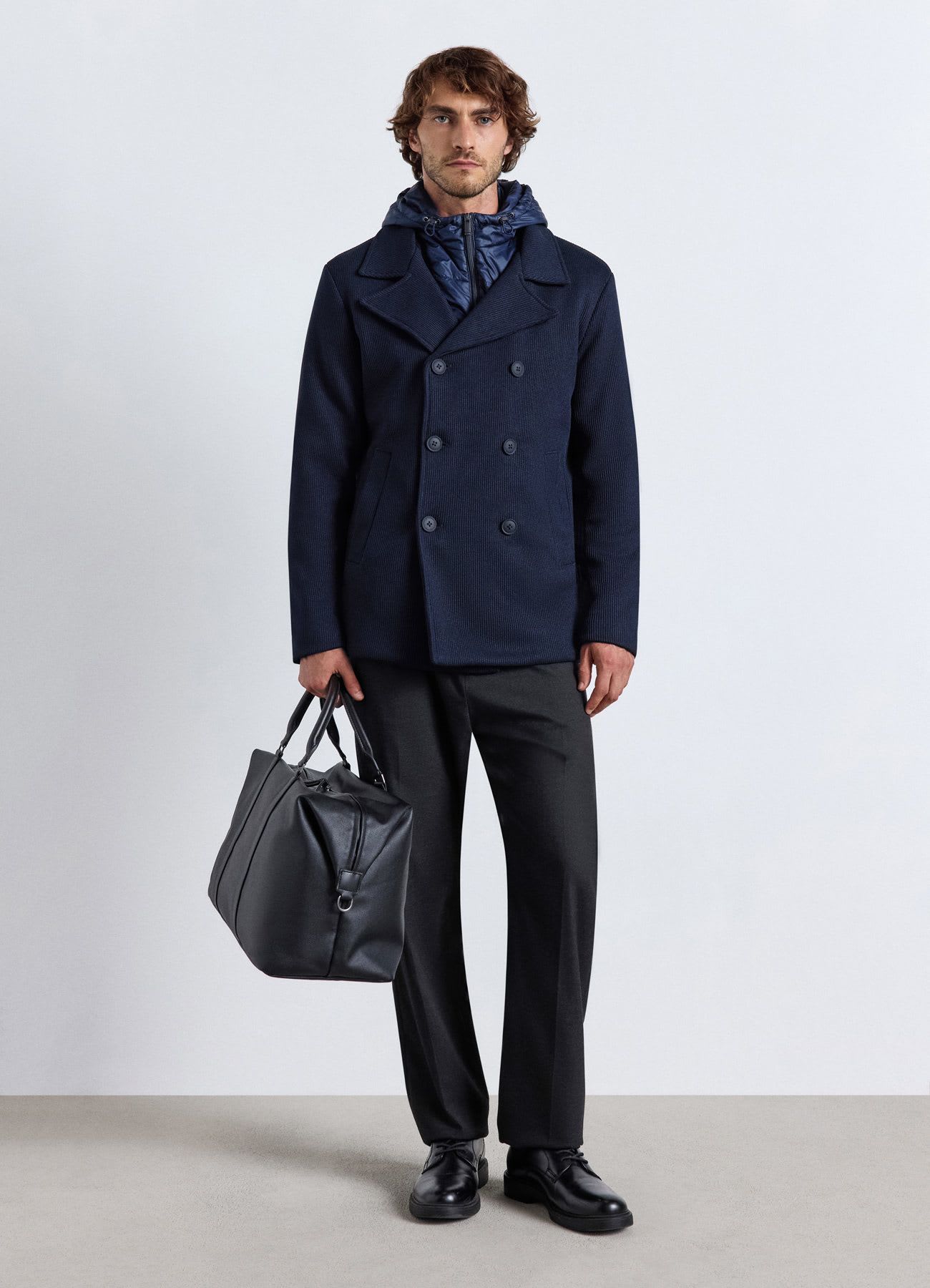 Cappotto doppiopetto con cappuccio interno