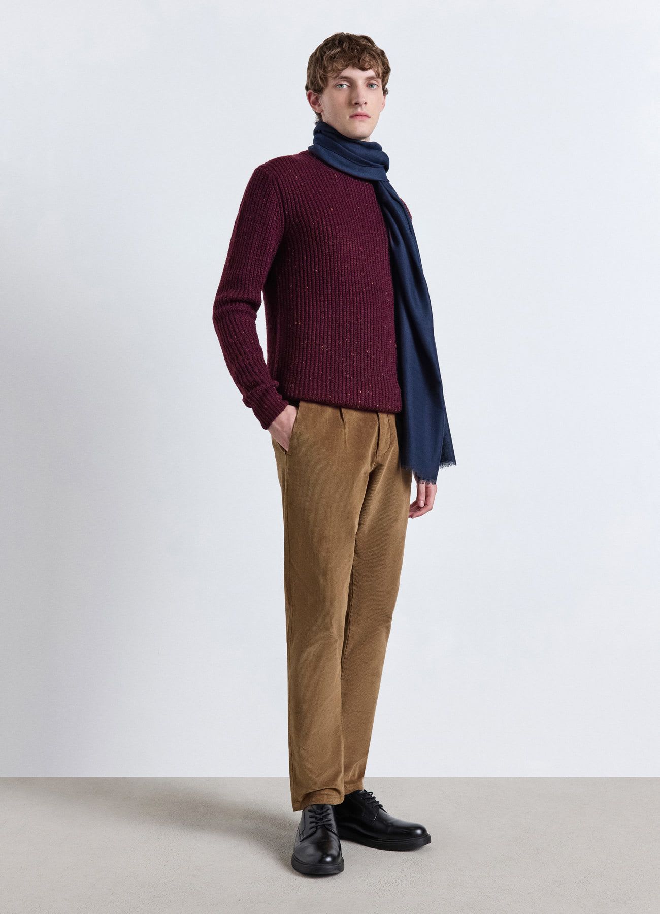 Pantaloni chino in velluto a coste