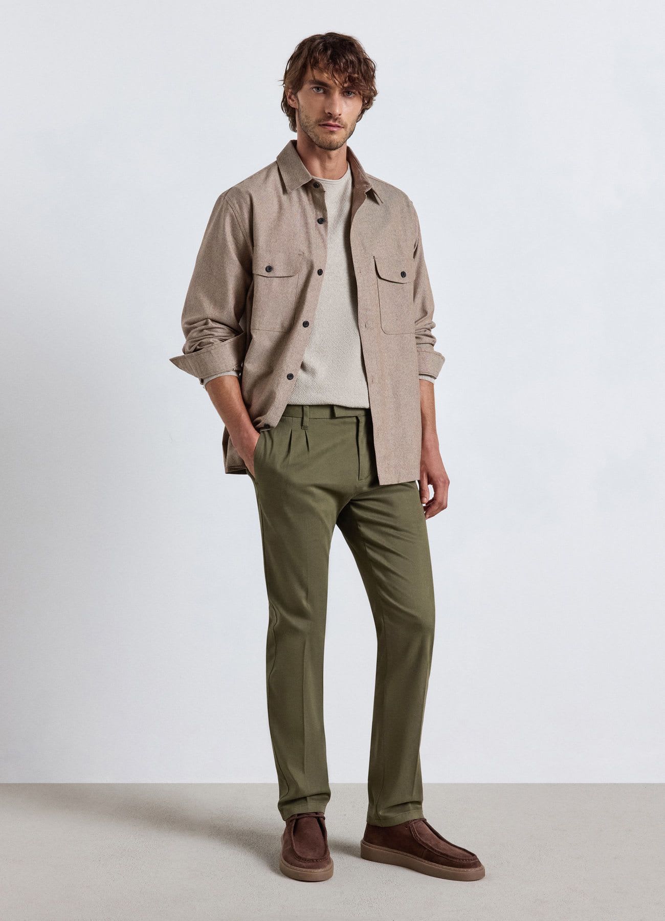 Pantaloni chinos con doppia pinces