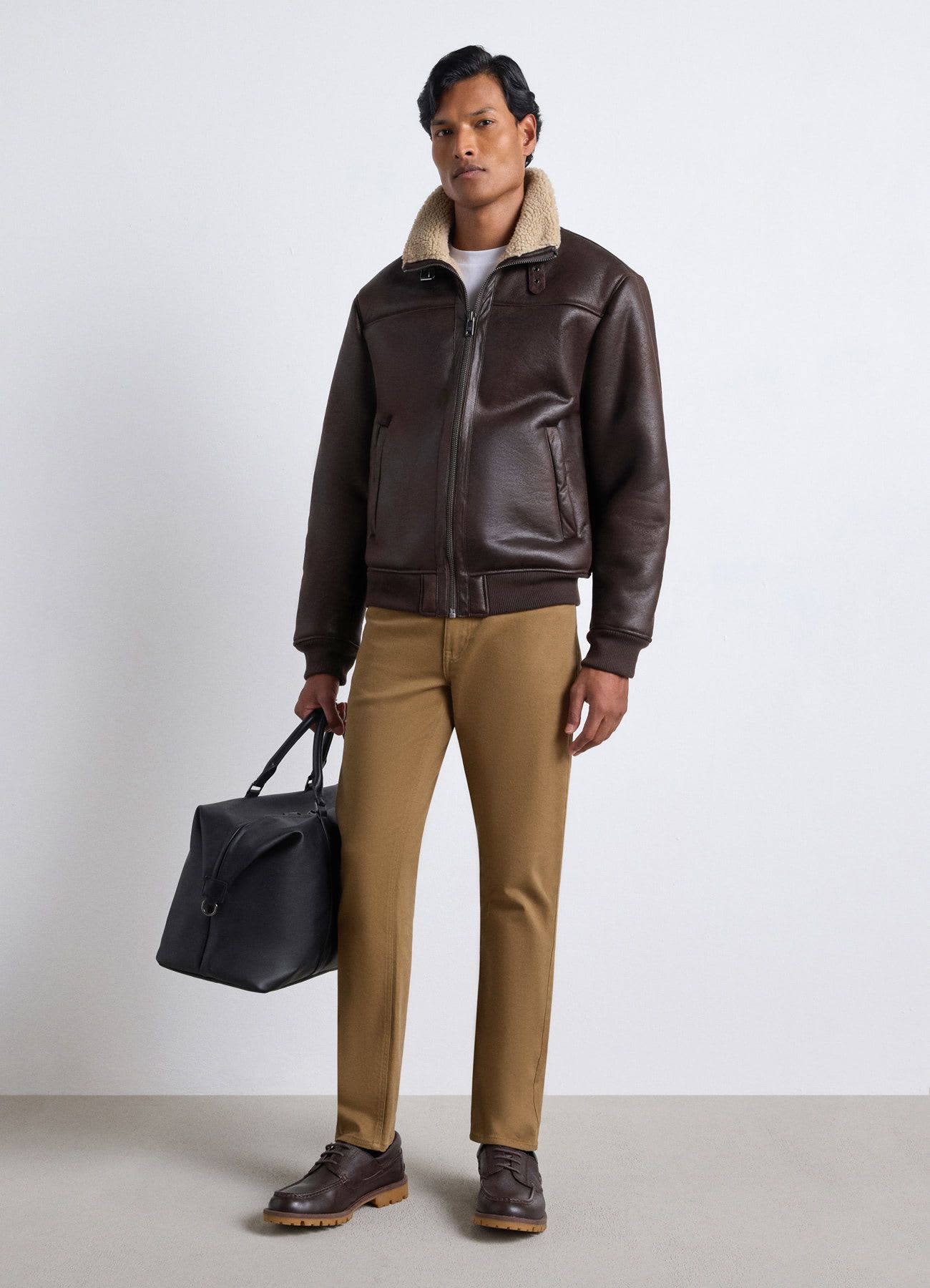 Giubbotto biker con colletto alto e zip