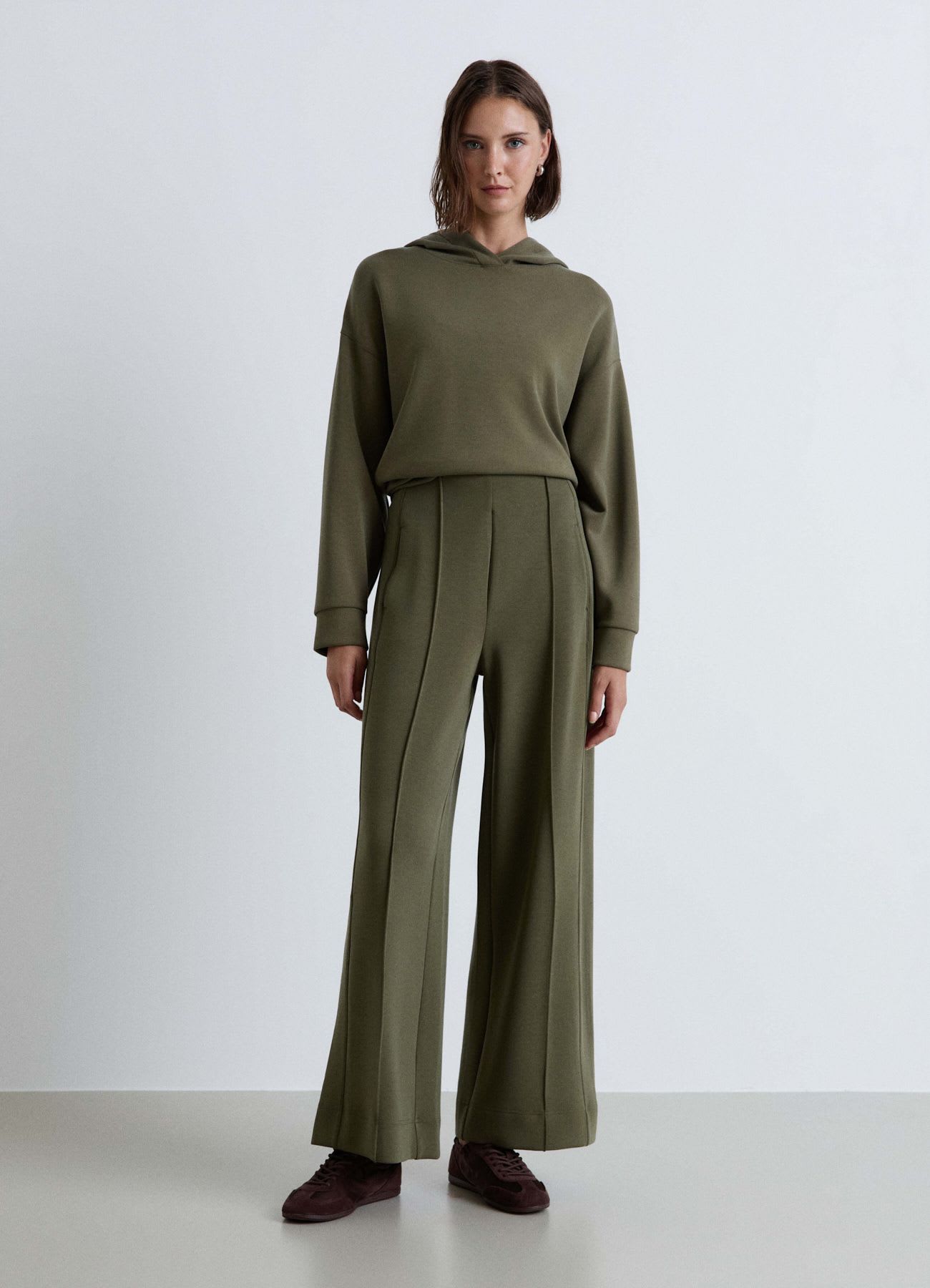Pantaloni palazzo con nervature
