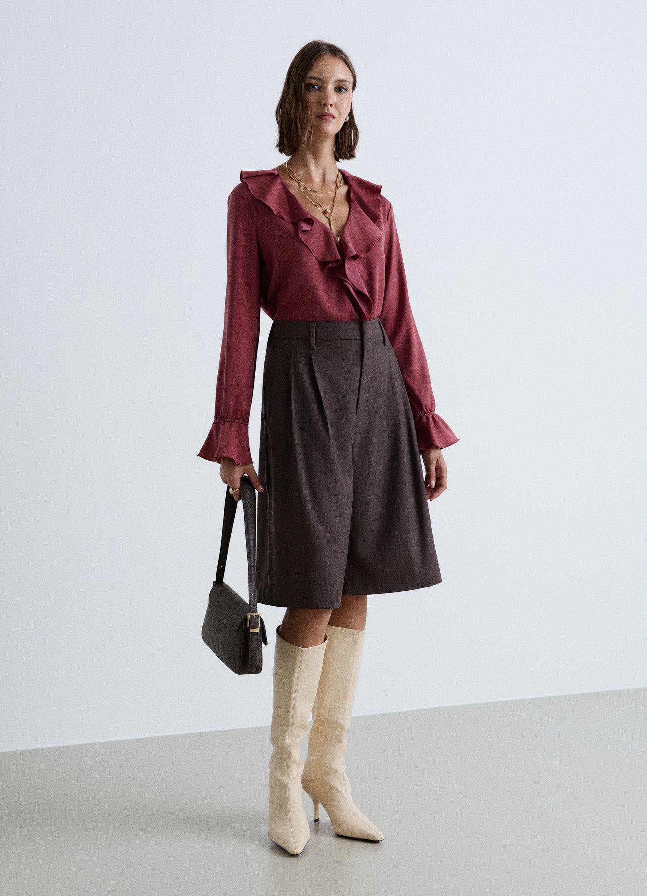 Blusa con volant similsatin