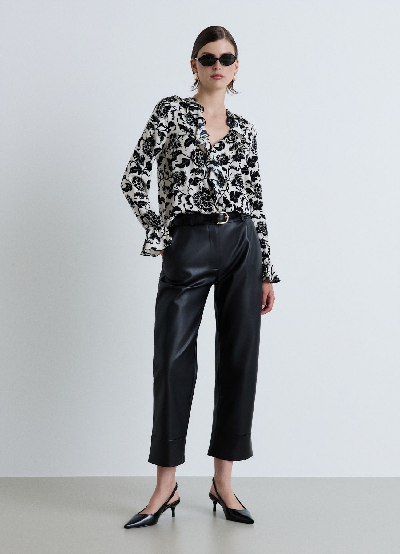 Camicia simil satin con ruches e stampa floreale