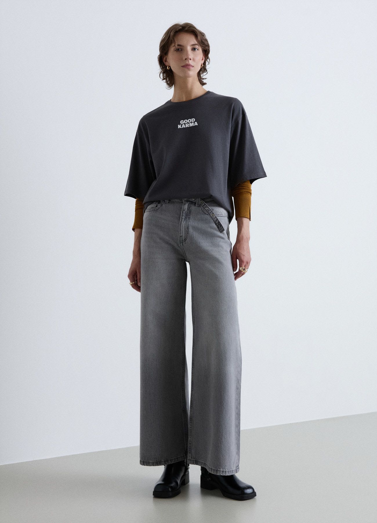 T-shirt oversize con scritta