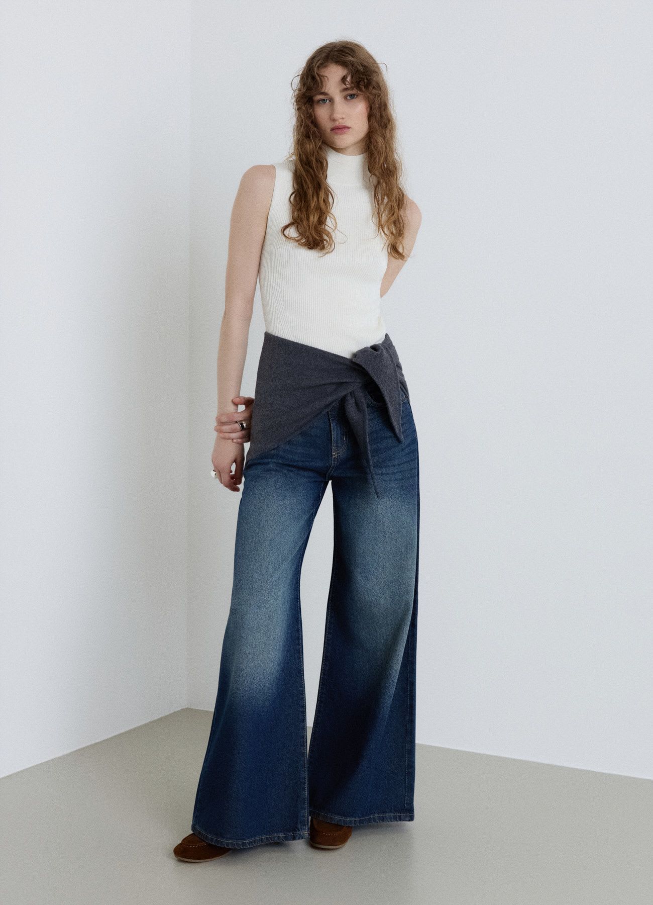Top a costine con collo alto