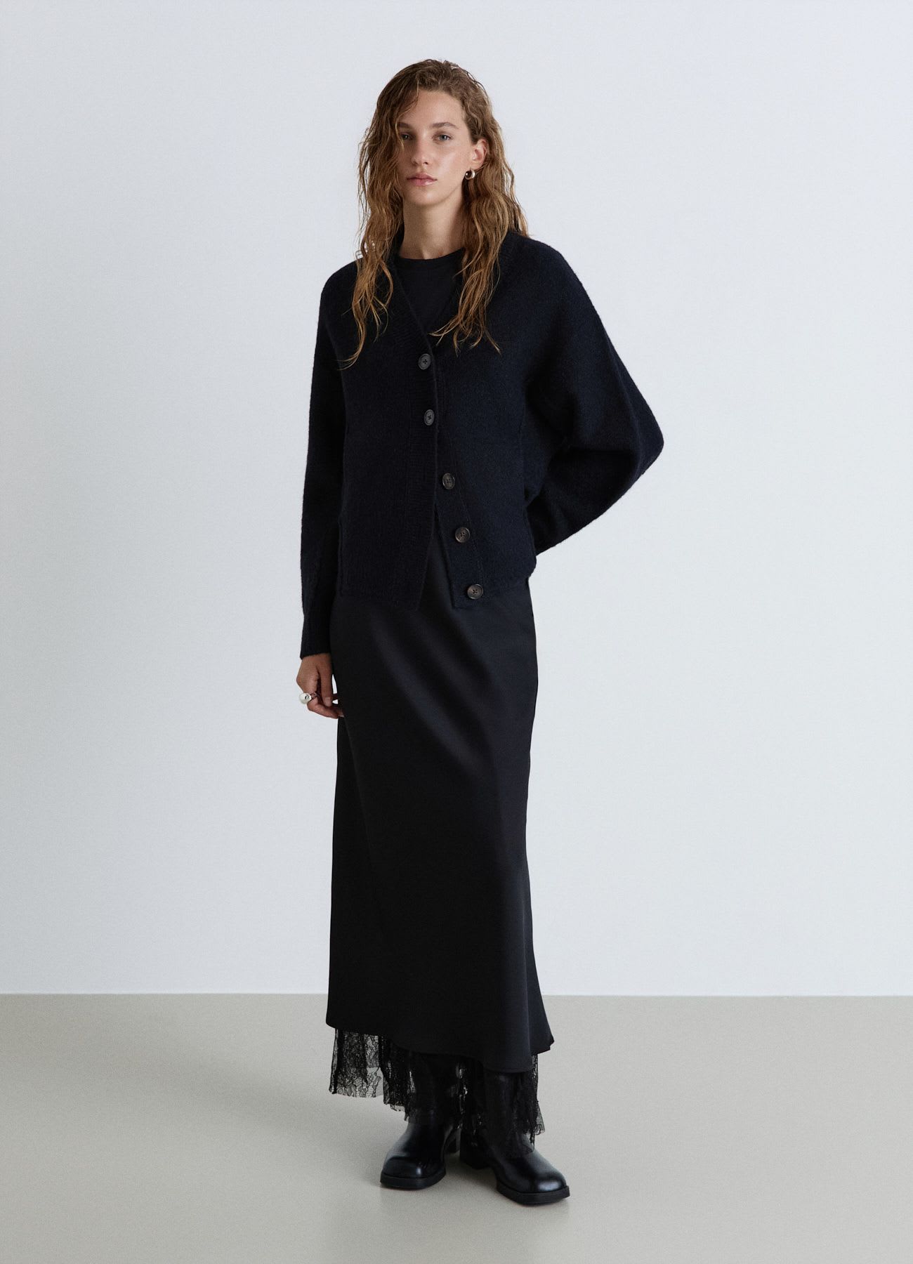 Cardigan in maglia a tinta unita con bottoni