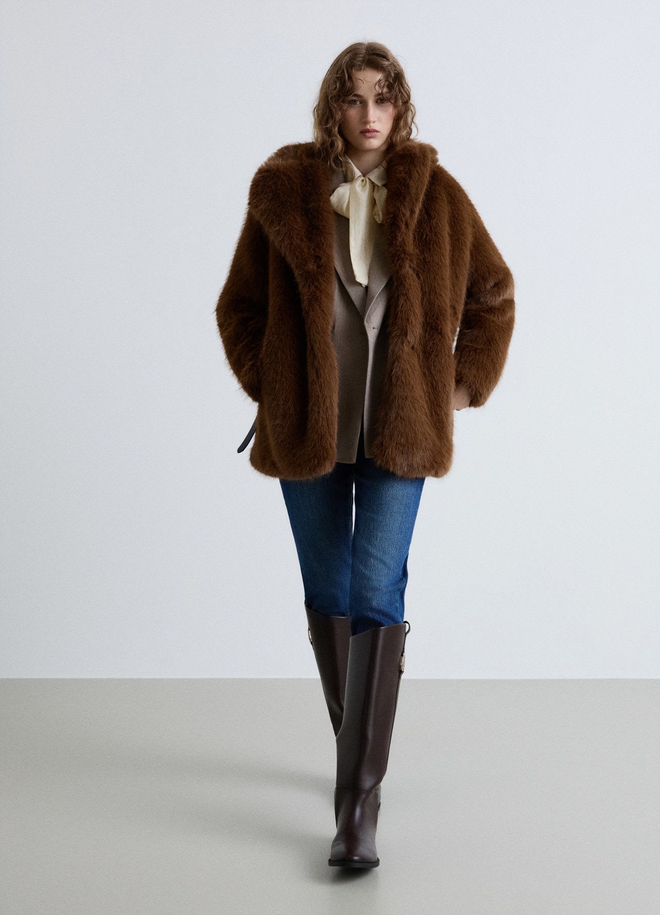 Cappotto midi effetto pelo con cintura