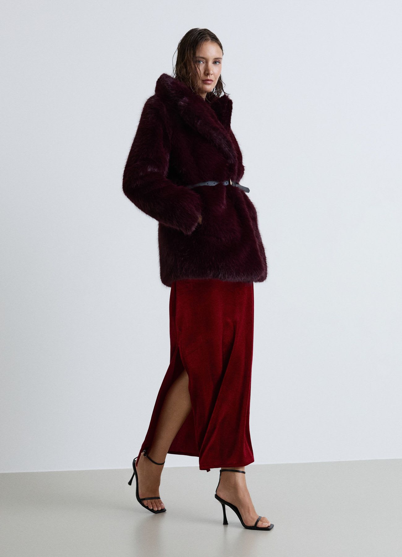 Cappotto midi effetto pelo con cintura