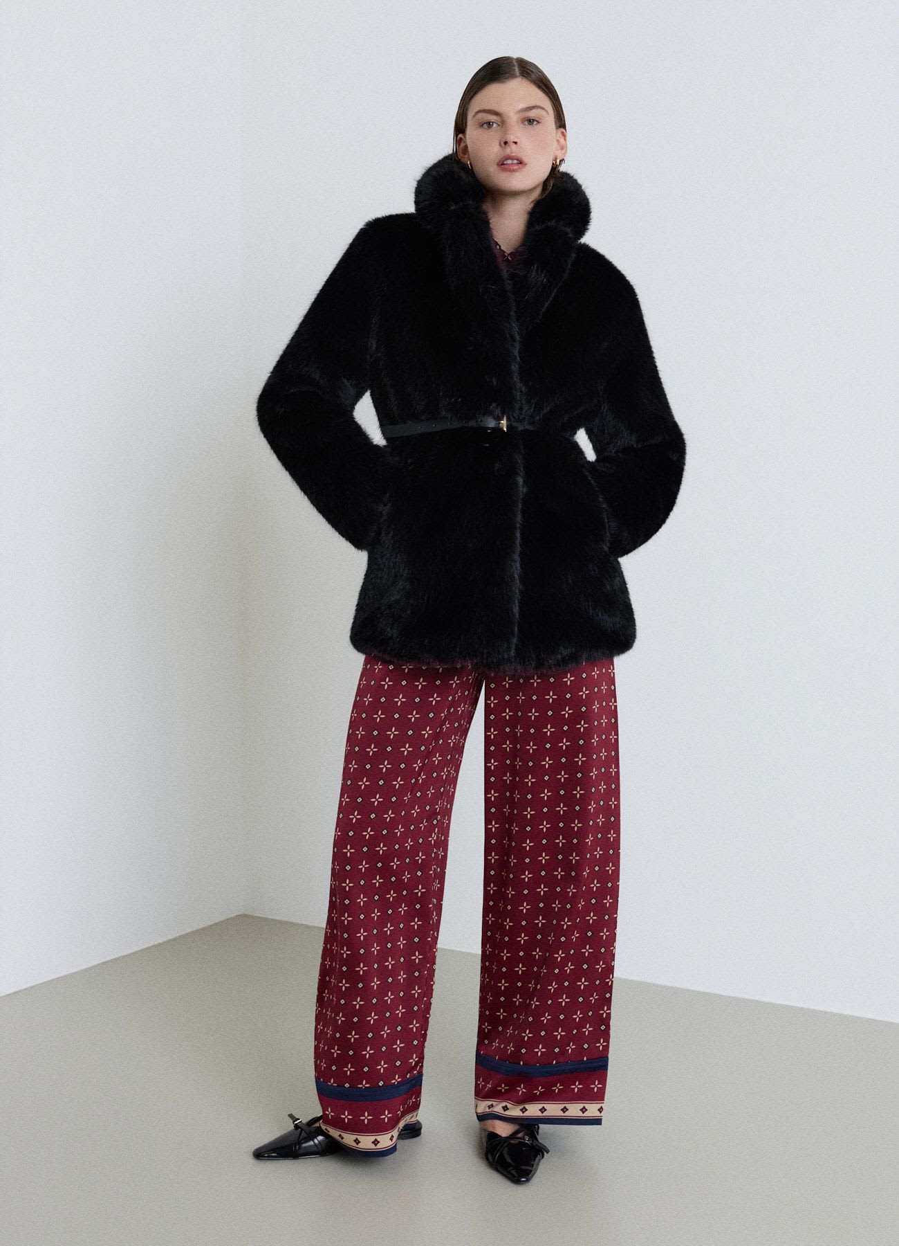 Cappotto midi effetto pelo con cintura