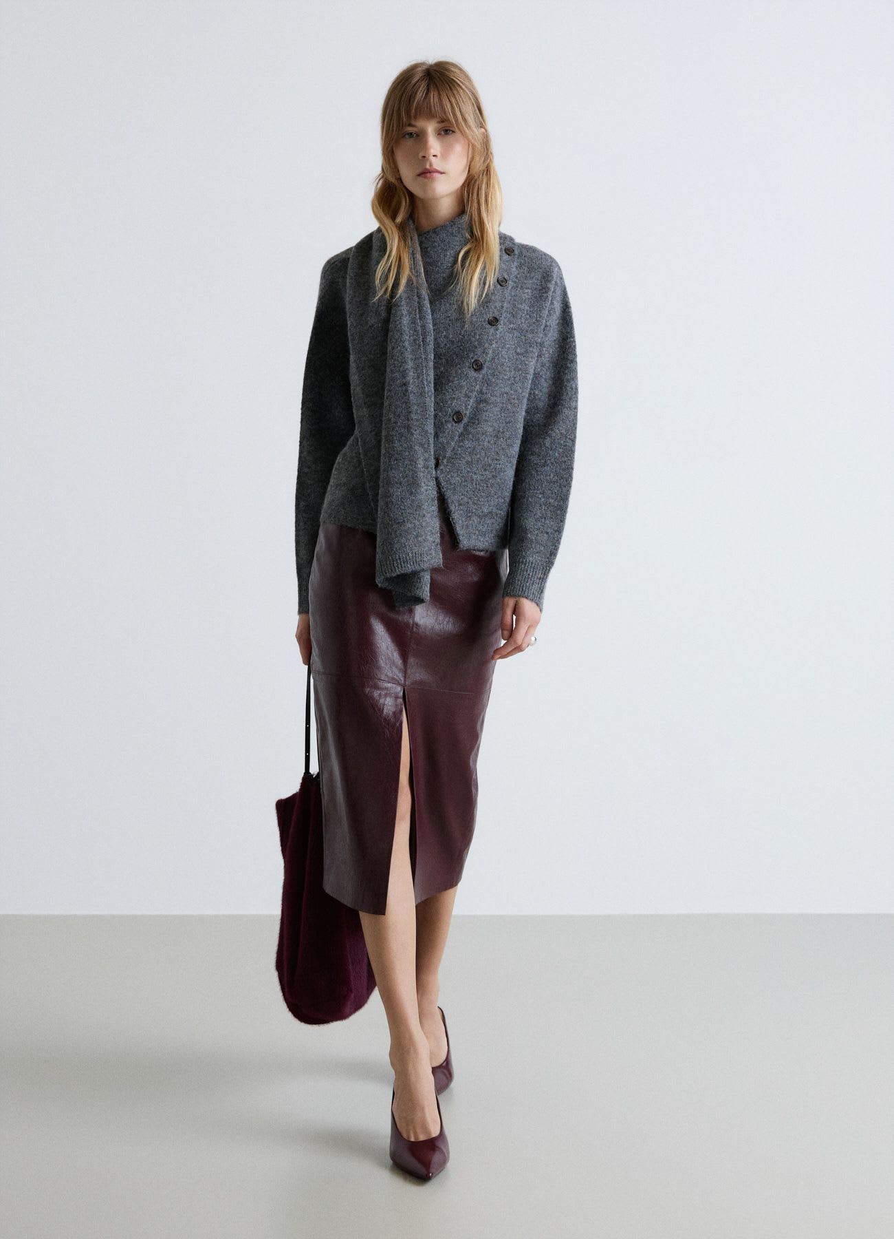 Cardigan con collo sciarpa e bottoni