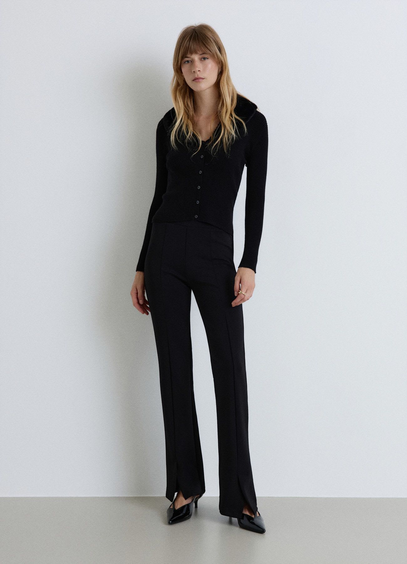 Cardigan a costine con collo effetto pelliccia