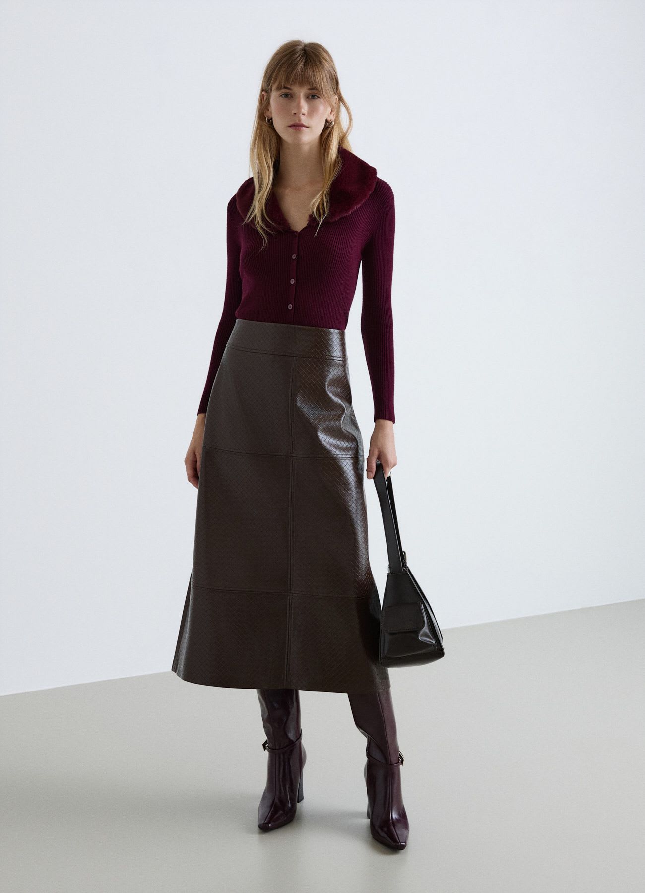 Cardigan a costine con collo effetto pelliccia