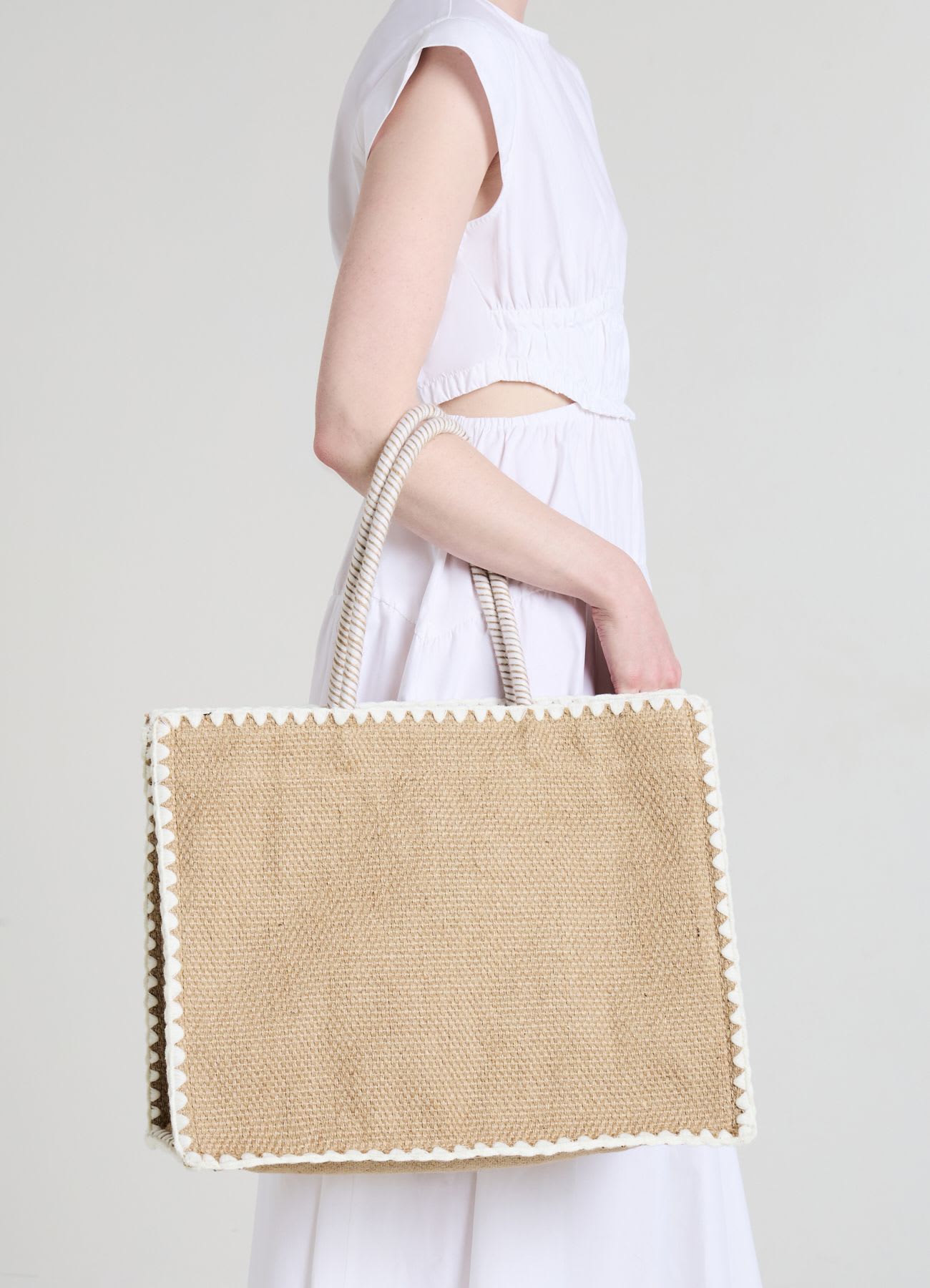 Shopper in juta con ricamo