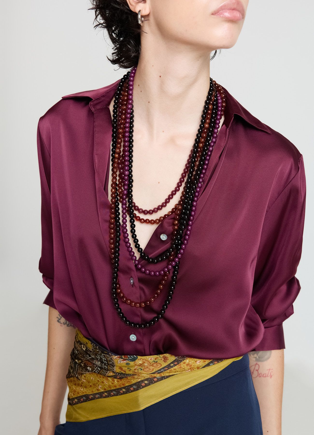 Collana lunga multilayer con perle