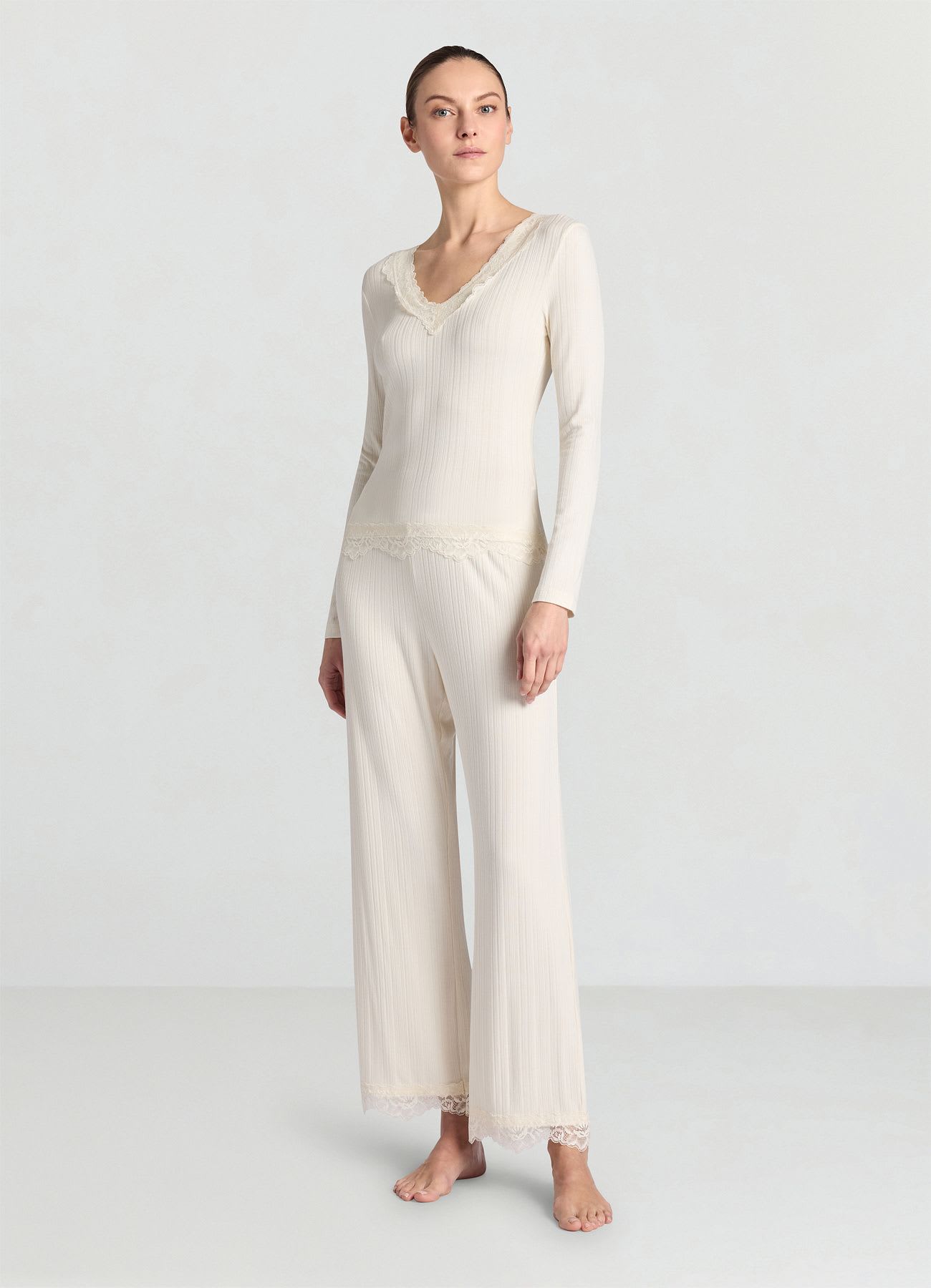 Set pigiama lungo in costina con pizzo