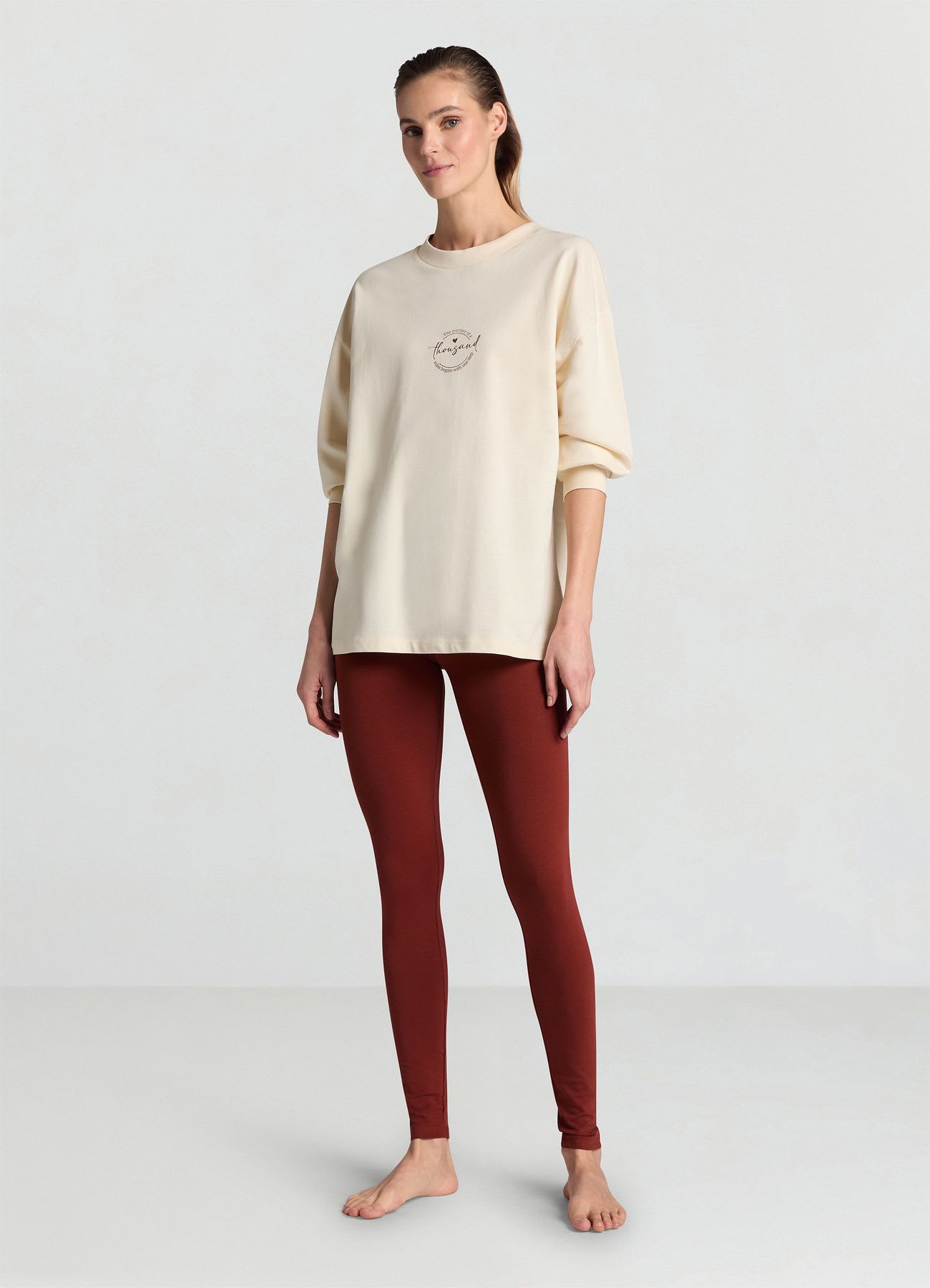 Set pigiama con felpa e leggings con stampa