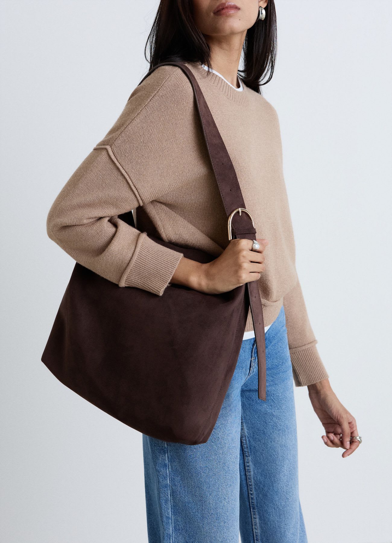 Shopper morbida con tracolla regolabile