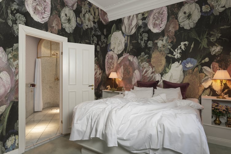 Extravagant dark floral wallpaper murals