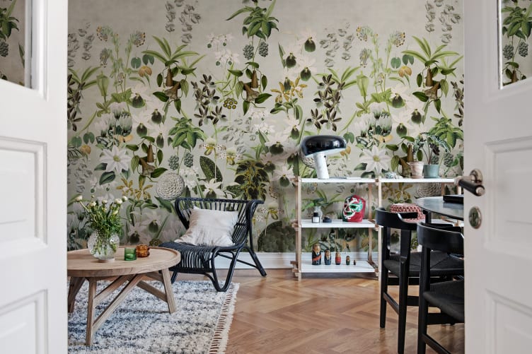 Gray wildflower mural