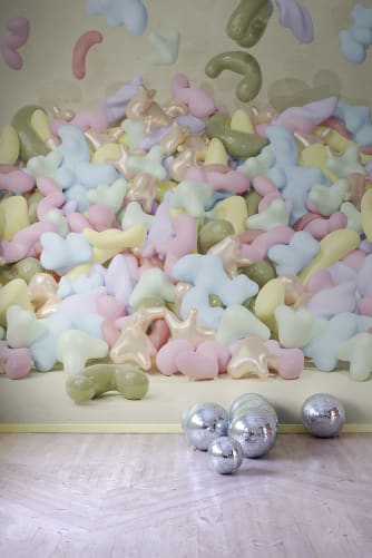 Cool 3D bubblegum wallpaper design