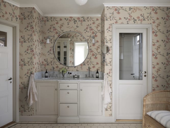 floral bathroom wallpaper