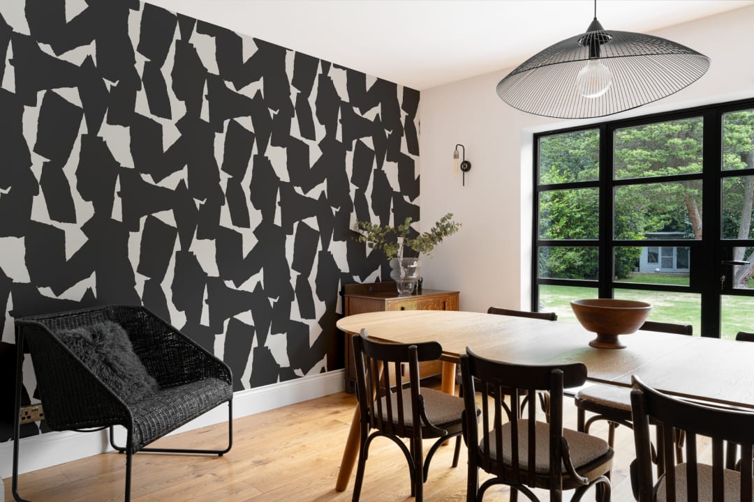 Black and White Graphic Abstract Repeat Pattern Wallpaper