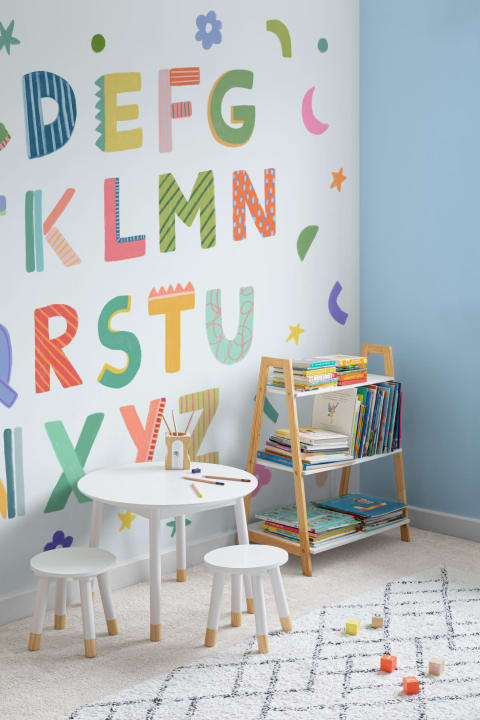 Murale alfabetico colorato per bambini blu