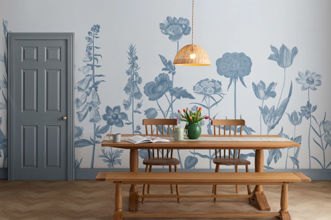 Blå illustrerad vildblomma väggmålning
