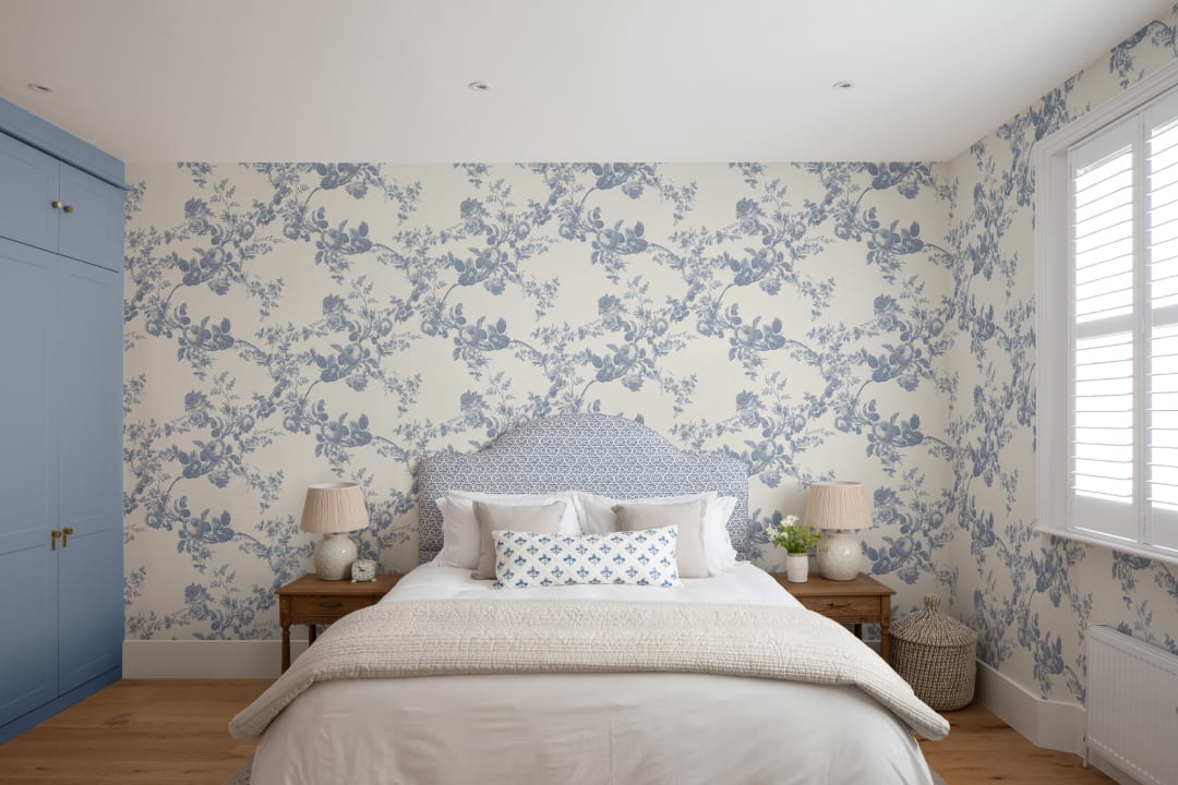 Blue Vintage Floral Elegance Pattern Wallpaper Mural
