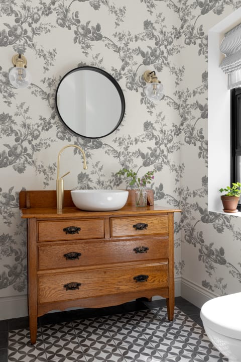 Grey Vintage Floral Pattern Mural Adds Classic Elegance
