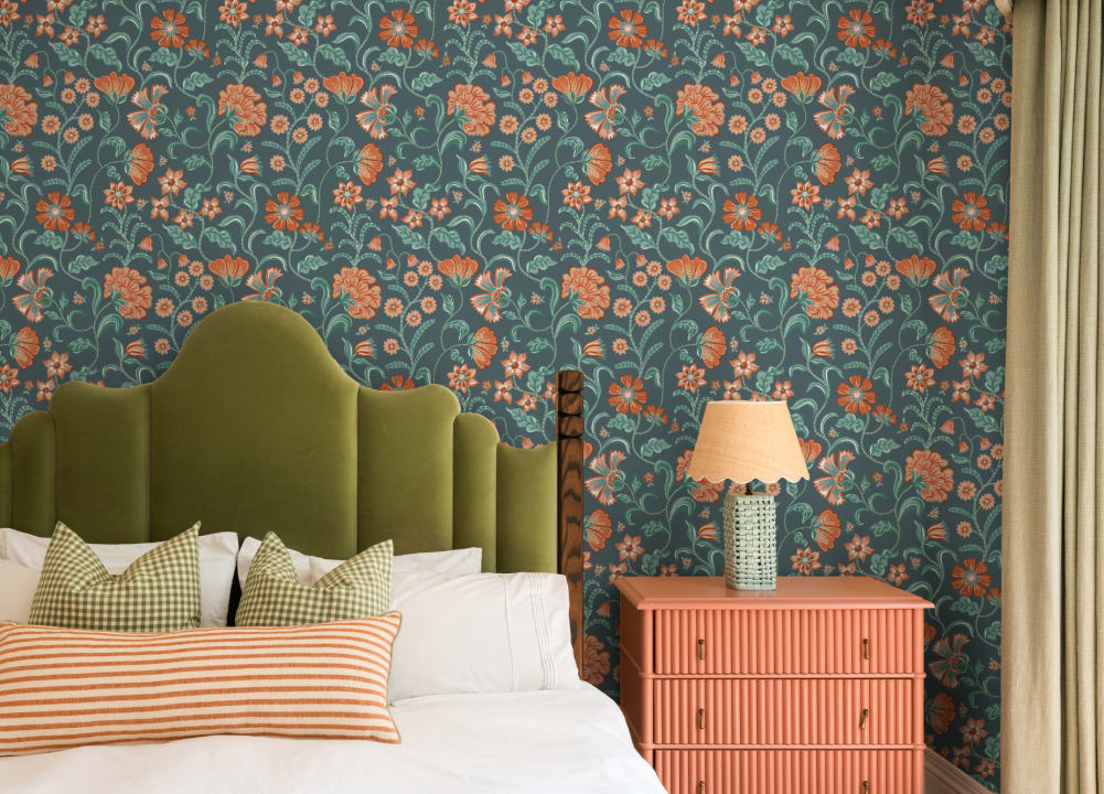Dark Indian Style Floral Wallpaper
