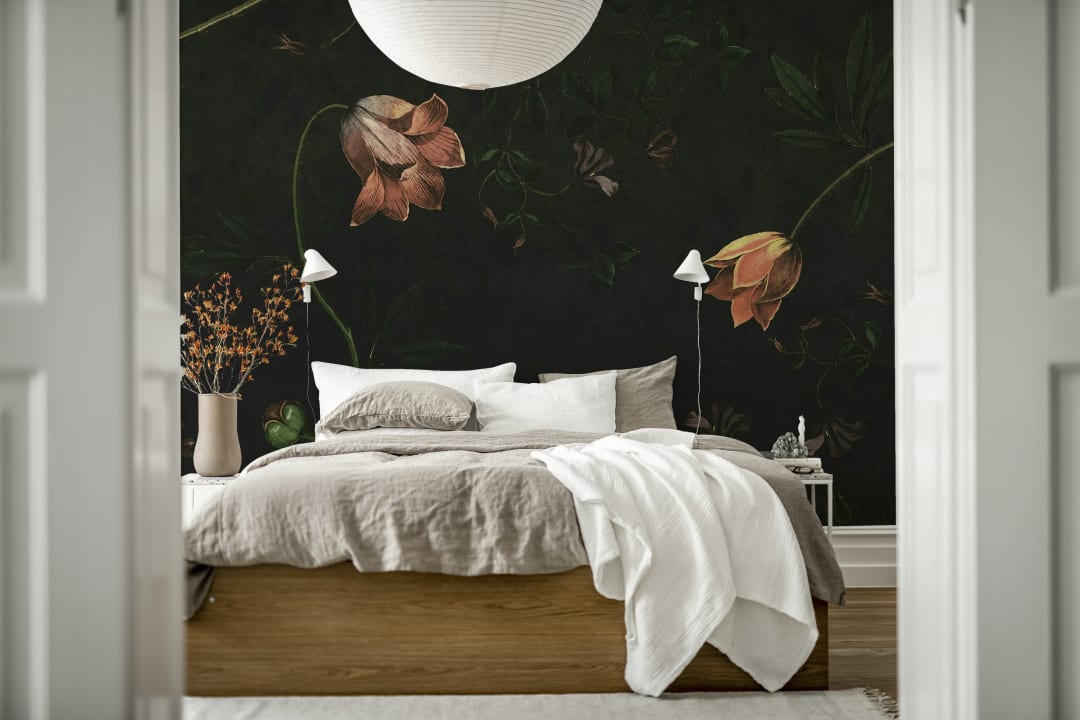 Nocturnal Floral Mystery