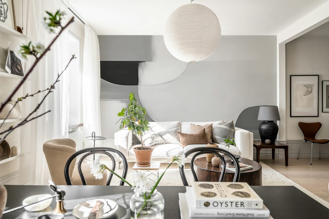 Raffinierter Stil mit abstrakter Eleganz