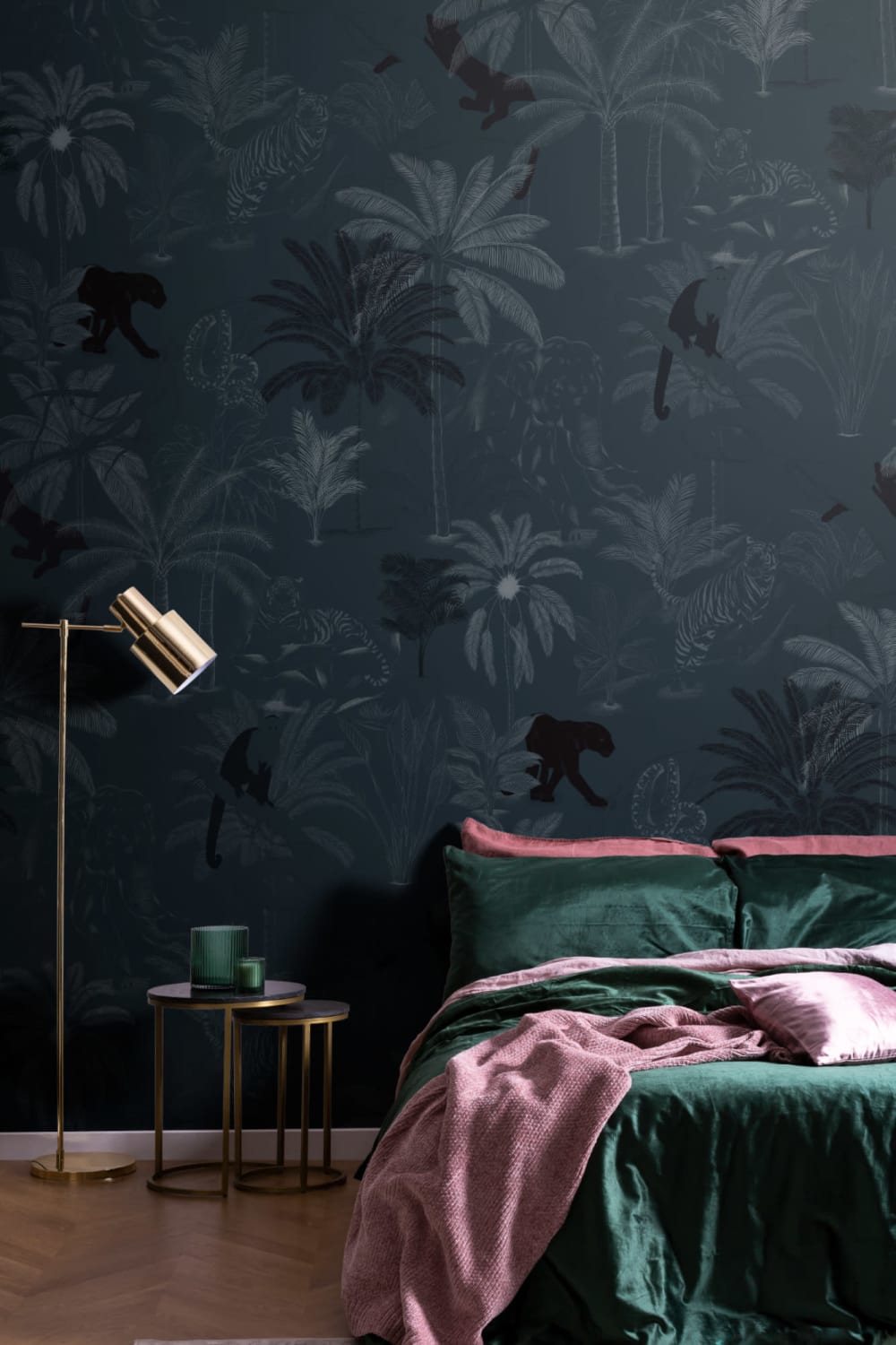 Papier Peint Panoramique Animaux de la Jungle et Plantes Tropicales en Bleu Marine
