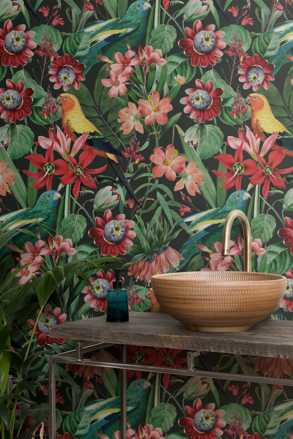 Multicolor Tropische Bladeren, Bloemen en Papegaaien Behang