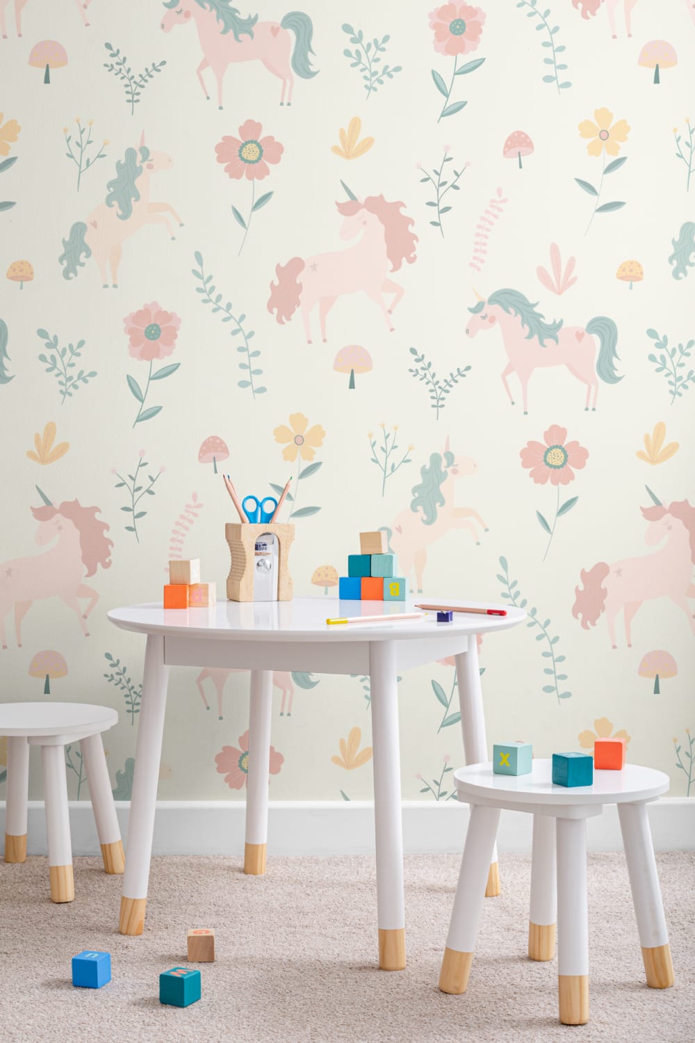 Pastell Unicorns och blommor Upprepa mönster tapet