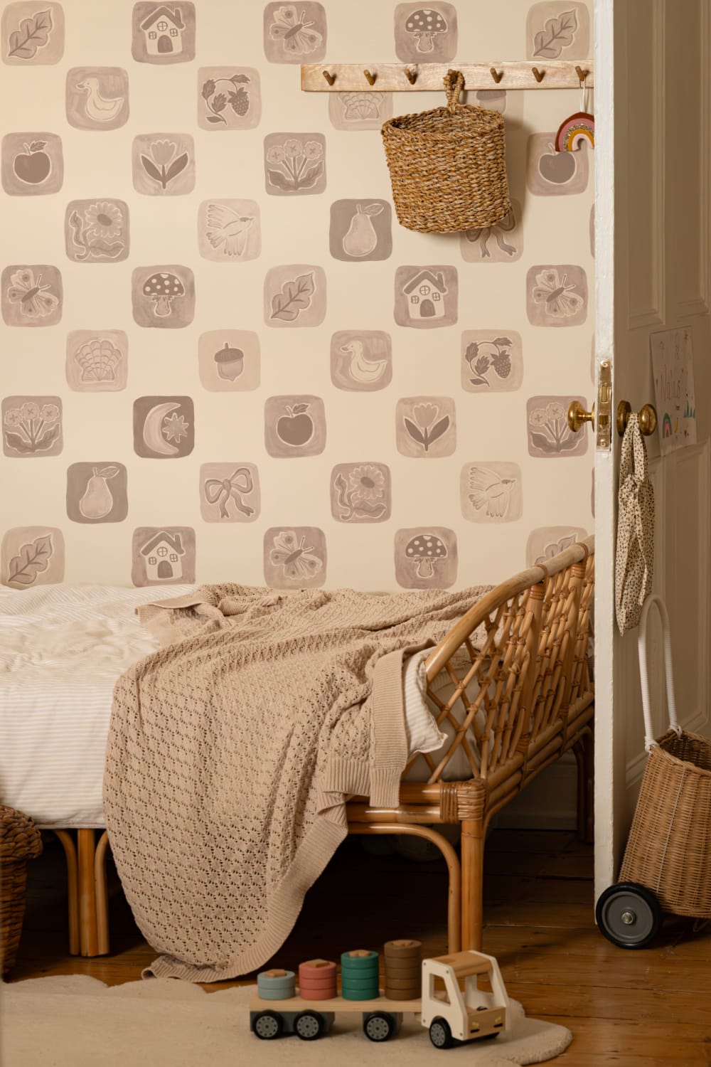 Neutral Checkered Kids' Patchwork Pattern Mural