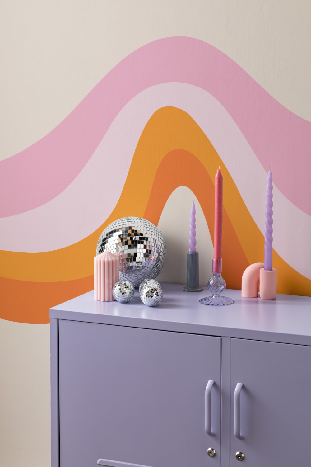 Pink og orange 70'er-retro tapetmaleri